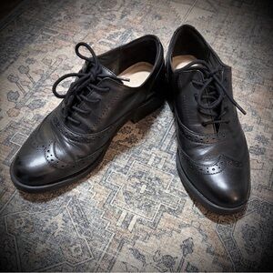 Women’s Black Leather Oxfords (Size 6)